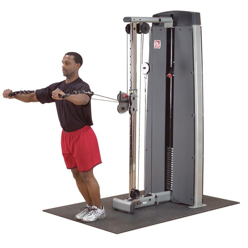 Machine de musculation multipostes avec poulies et colonnes de poids